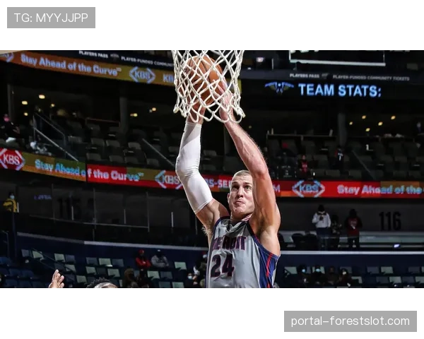 从交易截止日到常规赛收官:剖析尼克斯队攻防效率体系的成功整合 从交易截止日到常规赛收官:剖析尼克斯队攻防效率体系的成功整合