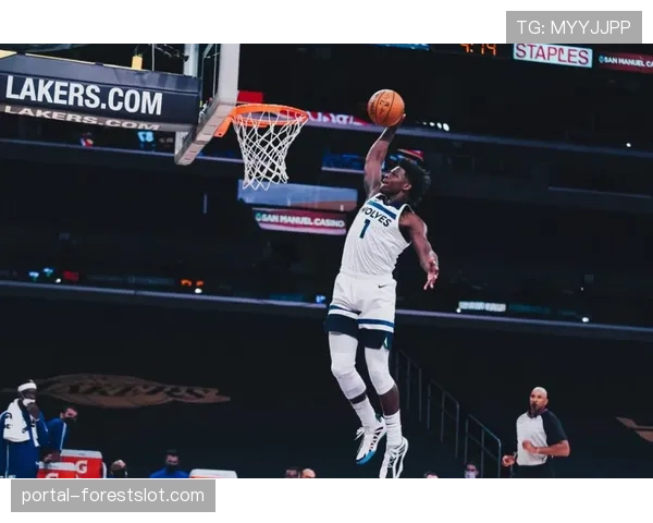 深度战术:解析森林狼与雷霆的潜在对决,联盟顶级防守球队间的博弈 深度战术:解析森林狼与雷霆的潜在对决,联盟顶级防守球队间的博弈